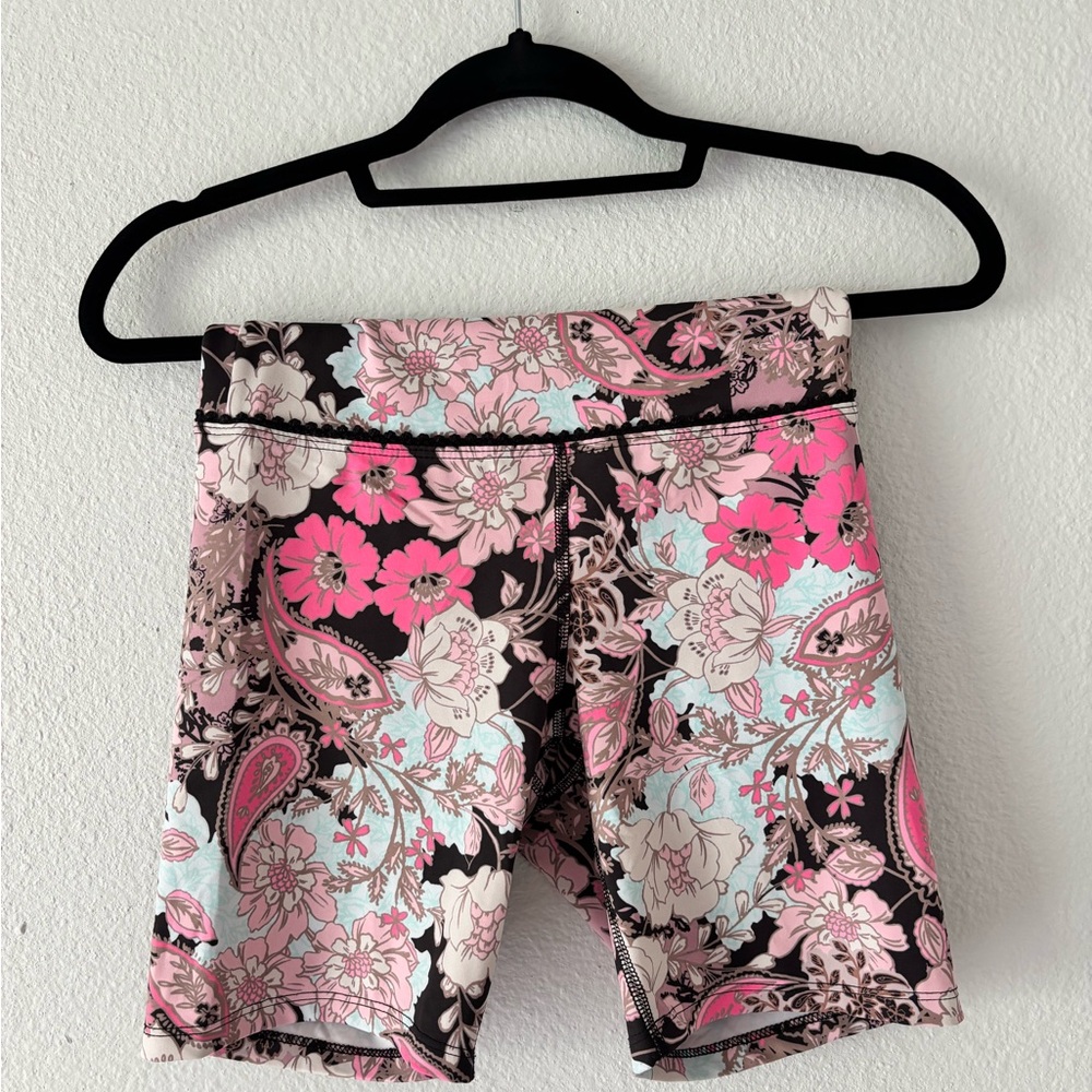 Floral Women's Bike Shorts - Pink and Black (runs small)
